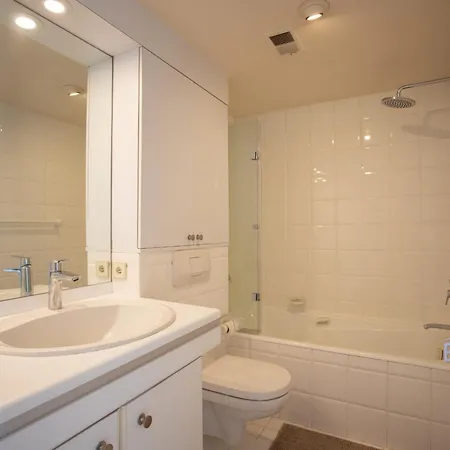 Beautiful In Sea View And Pool Appartement *