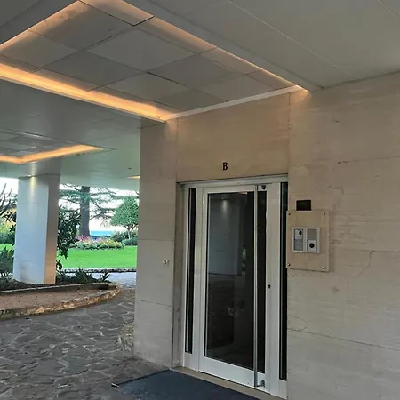 アパート Beautiful In Sea View And Pool カンヌ