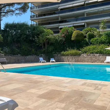 Beautiful In Sea View And Pool דירה