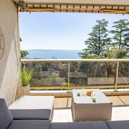 Beautiful In Sea View And Pool Apartamento Cannes