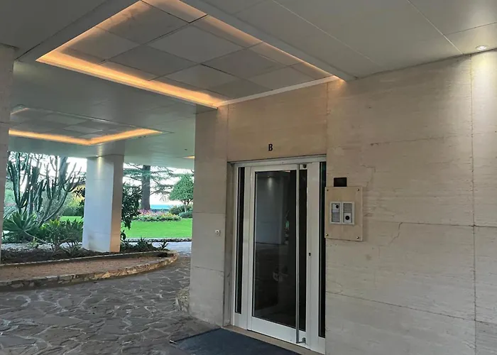 アパート Beautiful In Sea View And Pool カンヌ